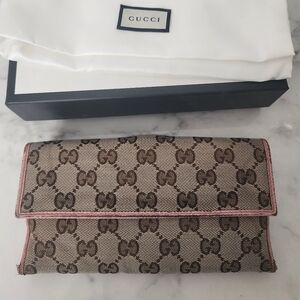 Gucci Beige and Pink Monogram Clutch